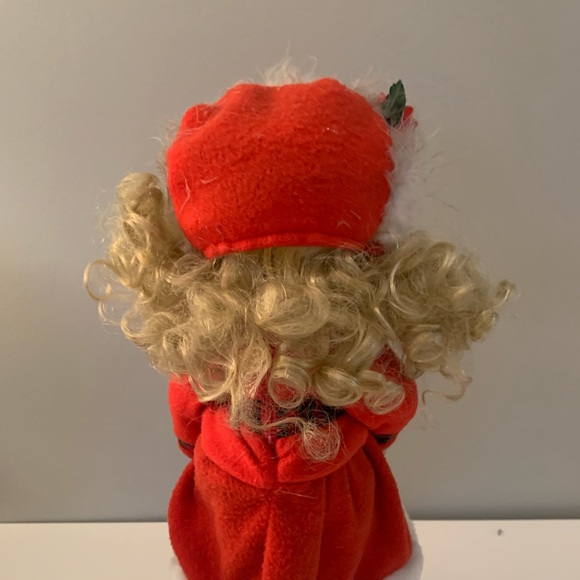 Beautiful Christmas Ceramic Victorian Skater Doll. - Picture 4 of 9